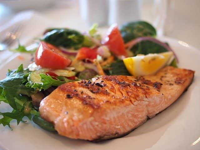 meal idea - salmon and salad